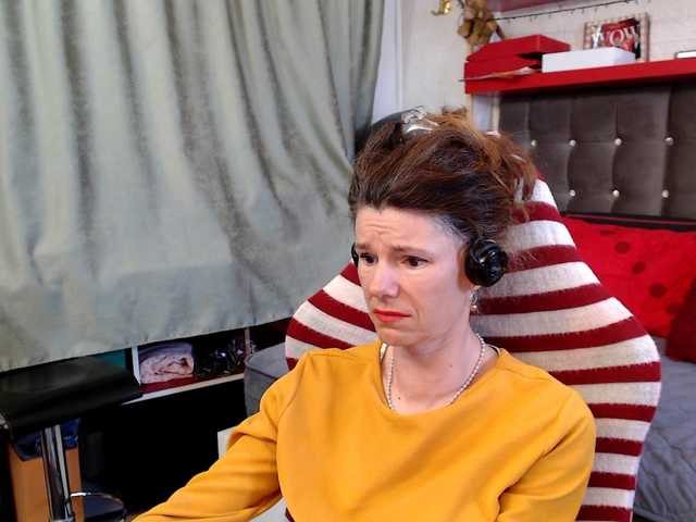 kellysurfing's BongaCams show and profile