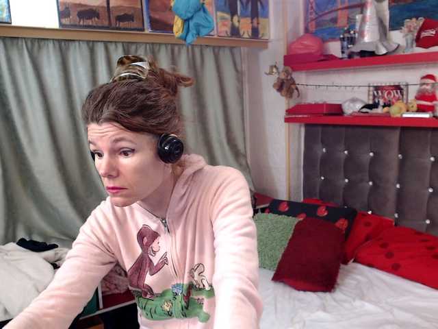 kellysurfing's BongaCams show and profile