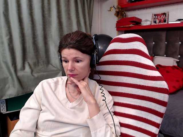 kellysurfing's BongaCams show and profile