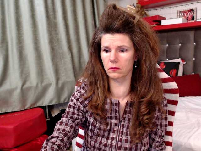 kellysurfing's BongaCams show and profile