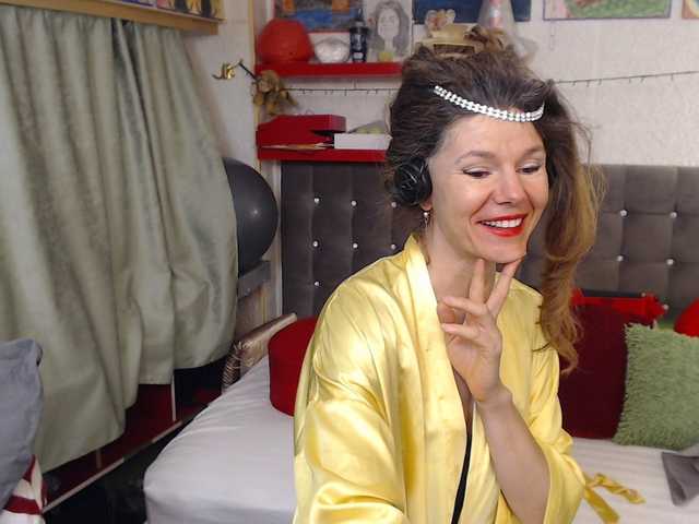 kellysurfing's BongaCams show and profile