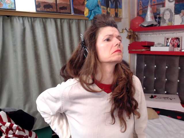 kellysurfing's BongaCams show and profile