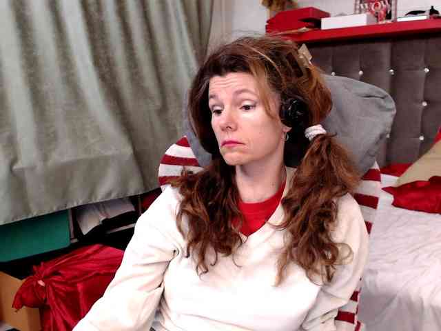 kellysurfing Live Webcam on BongaCams