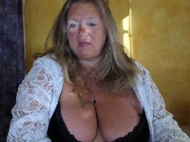 lady-vamp's BongaCams show and profile