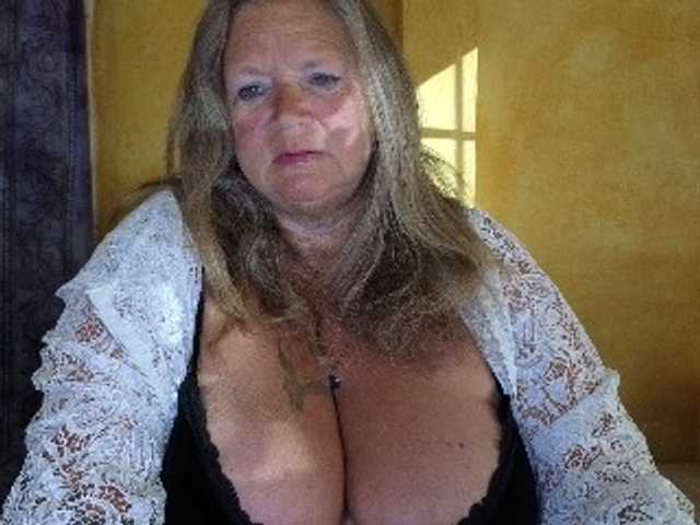 lady-vamp's BongaCams show and profile