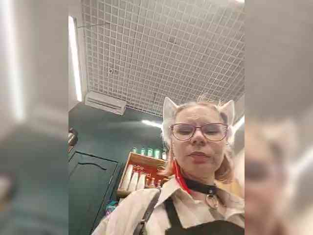 OnlyFox webcam