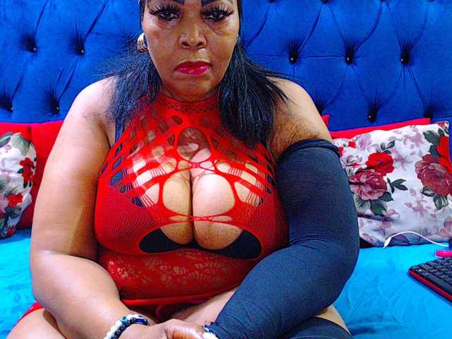 Ebonycandy10, une amatrice française avec qui discuter et avoir du sexe