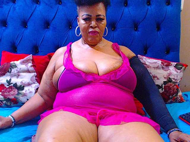 Ebonycandy10's BongaCams show and profile