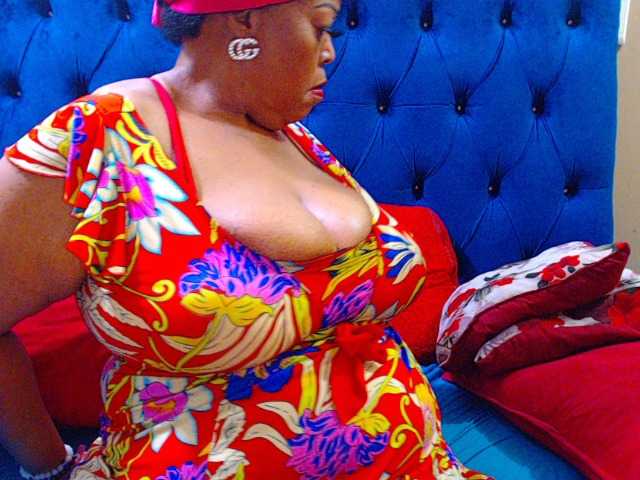 Ebonycandy10's BongaCams show and profile