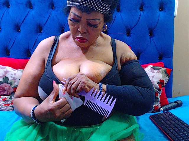 Ebonycandy10's BongaCams show and profile