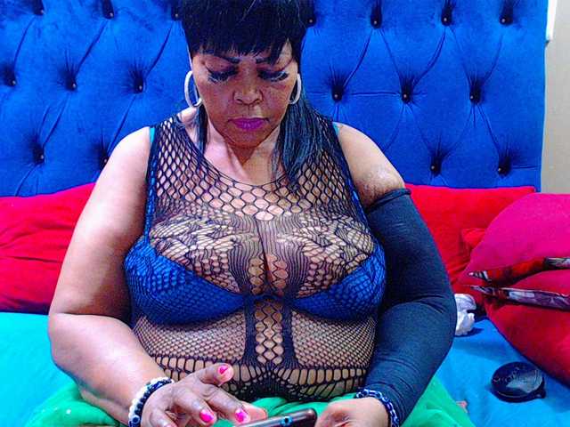 Ebonycandy10's BongaCams show and profile