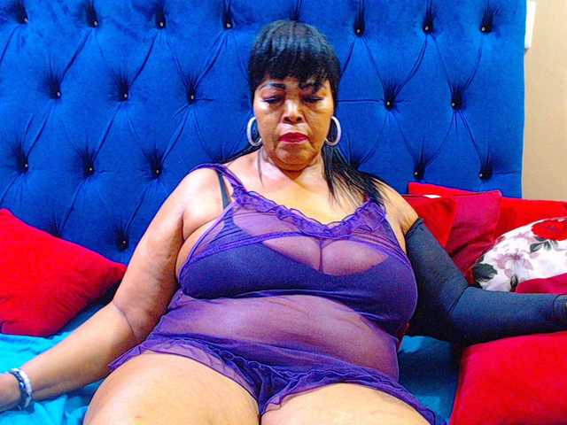 Ebonycandy10's BongaCams show and profile