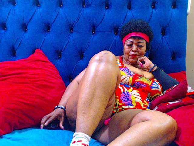 Ebonycandy10's BongaCams show and profile