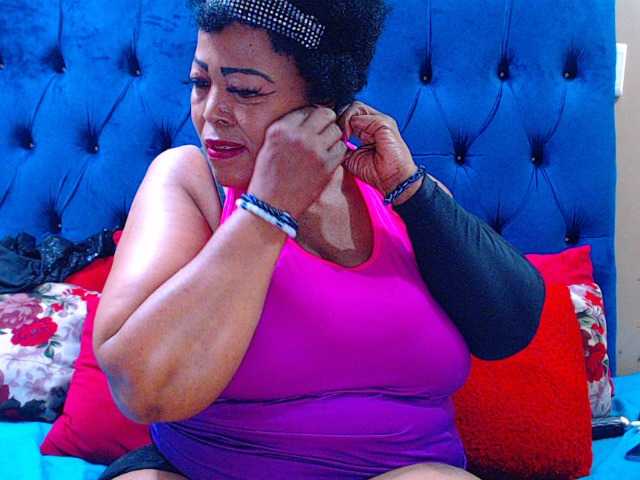 Ebonycandy10's BongaCams show and profile