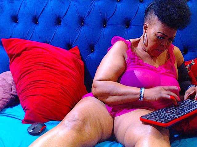 Ebonycandy10's BongaCams show and profile