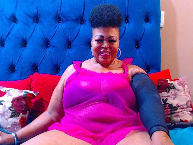 Ebonycandy10's BongaCams show and profile