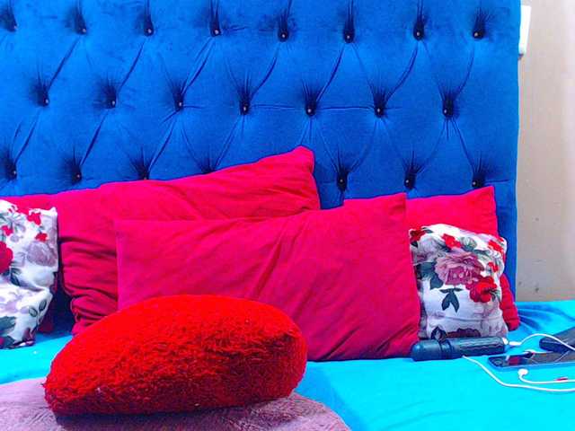 Ebonycandy10's BongaCams show and profile