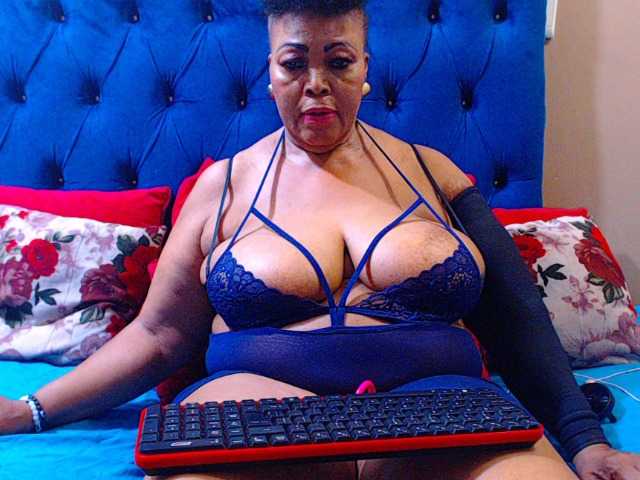 Ebonycandy10's BongaCams show and profile