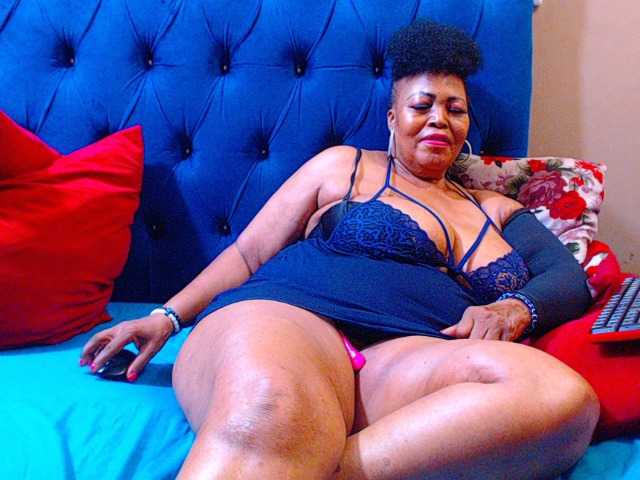 Ebonycandy10's BongaCams show and profile