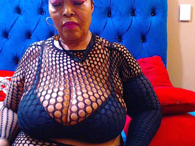 Ebonycandy10's BongaCams show and profile