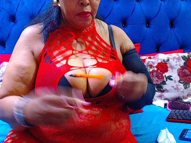 Ebonycandy10's BongaCams show and profile