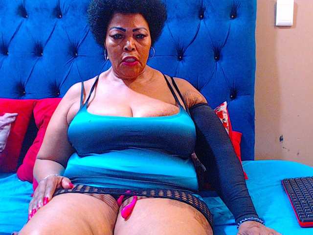 Ebonycandy10's BongaCams show and profile