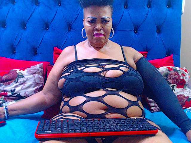 Ebonycandy10's BongaCams show and profile