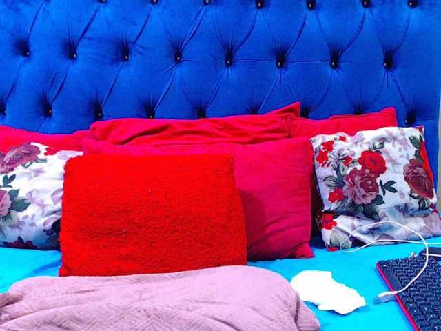 Ebonycandy10's BongaCams show and profile