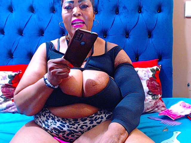 Ebonycandy10's BongaCams show and profile