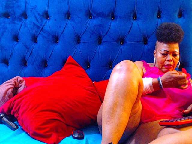 Ebonycandy10's BongaCams show and profile