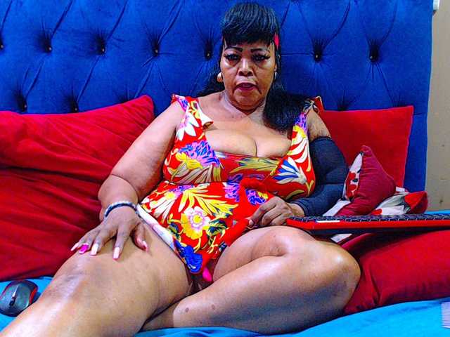 Ebonycandy10's BongaCams show and profile