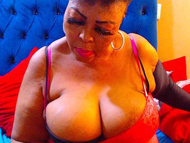 Ebonycandy10's BongaCams show and profile