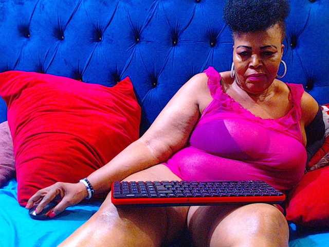 Ebonycandy10's BongaCams show and profile