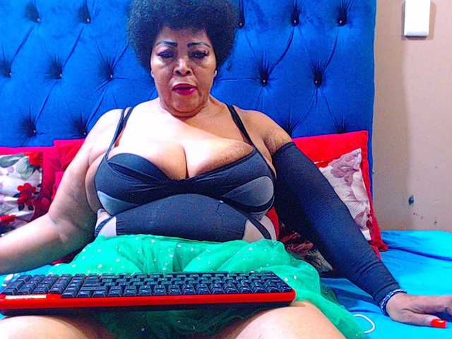 Ebonycandy10's BongaCams show and profile