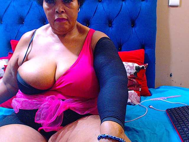 Ebonycandy10's BongaCams show and profile