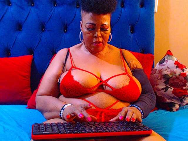 Ebonycandy10's BongaCams show and profile