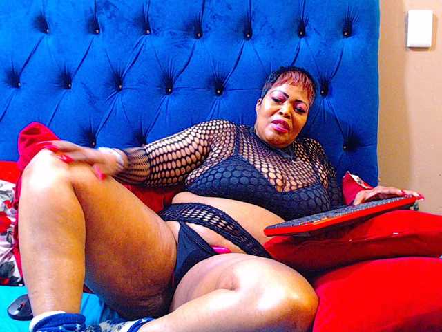 Ebonycandy10's BongaCams show and profile