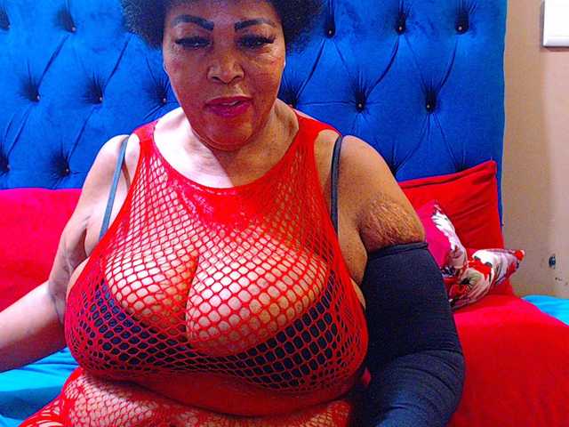 Ebonycandy10's BongaCams show and profile
