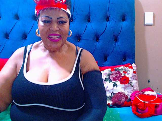 Ebonycandy10's BongaCams show and profile