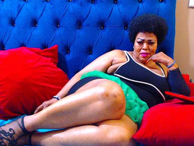 Ebonycandy10's BongaCams show and profile