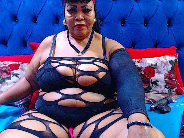 Ebonycandy10's BongaCams show and profile