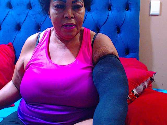 Ebonycandy10's BongaCams show and profile