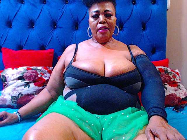 Ebonycandy10's BongaCams show and profile