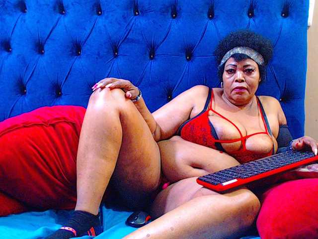 Ebonycandy10's BongaCams show and profile