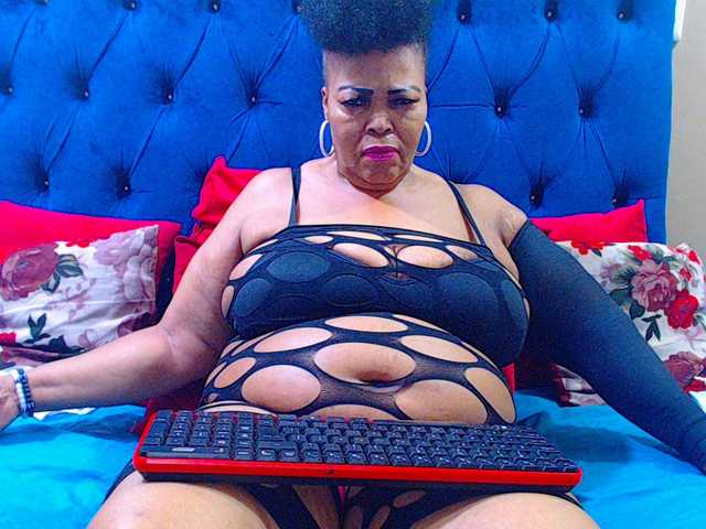 Ebonycandy10's BongaCams show and profile