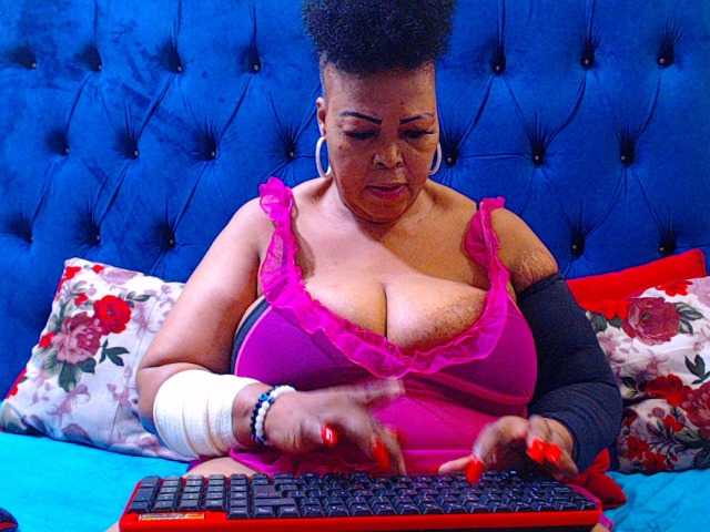 Ebonycandy10's BongaCams show and profile