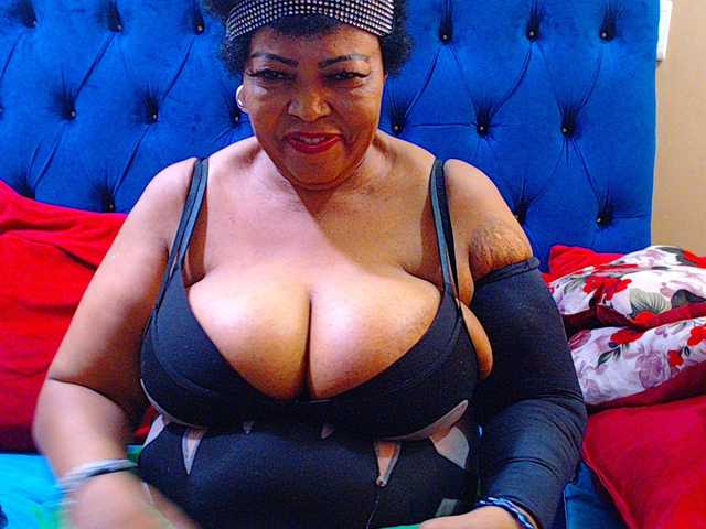 Ebonycandy10's BongaCams show and profile