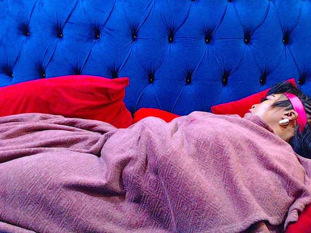 Ebonycandy10's BongaCams show and profile