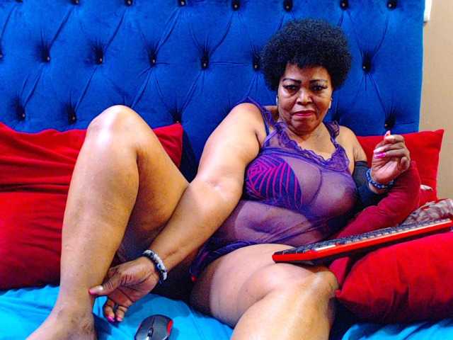 Ebonycandy10's BongaCams show and profile