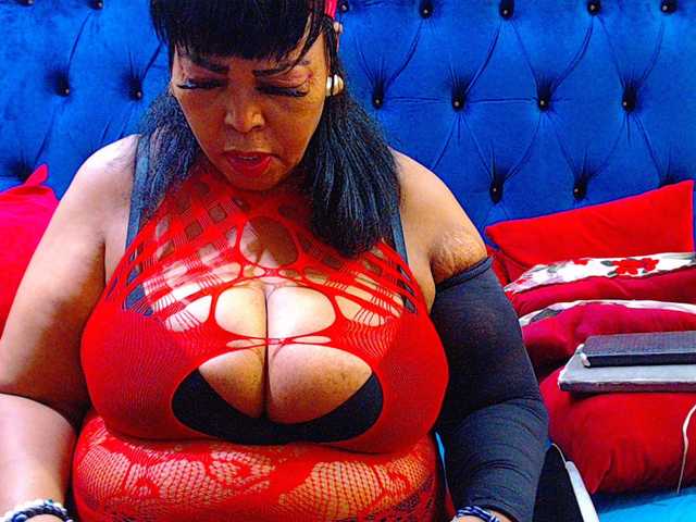 Ebonycandy10's BongaCams show and profile